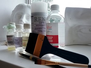 Лаки для різних видів художніх фарб